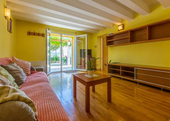 Apartment By The Sea - 5585 Crikvenica